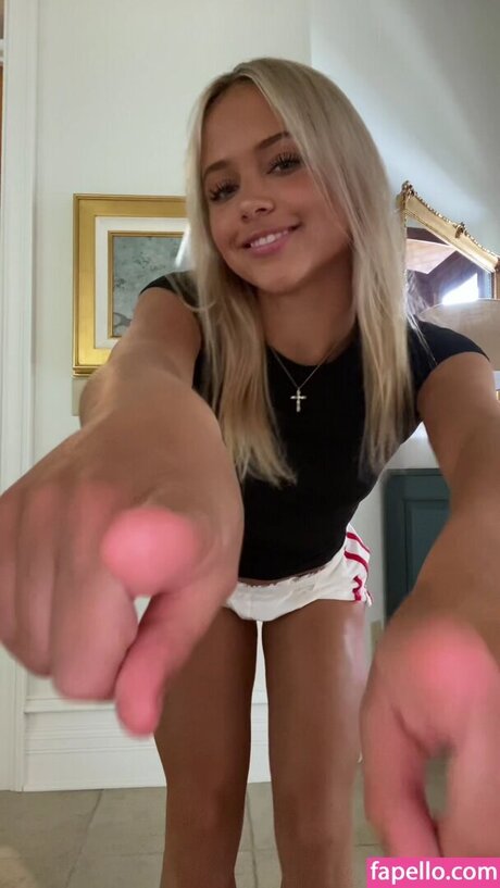 Avery Worobel top actress img