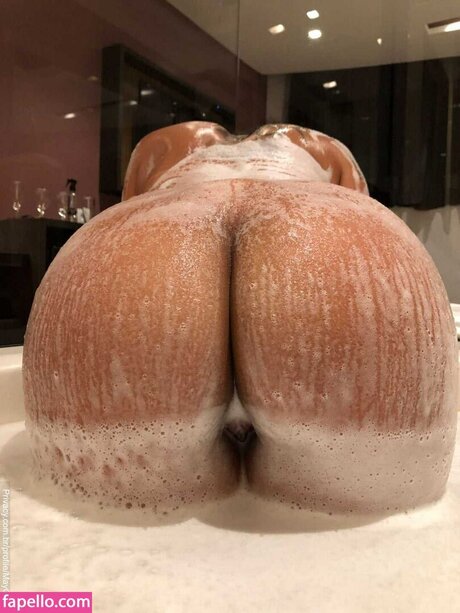 feeroliver pornstar erotic images