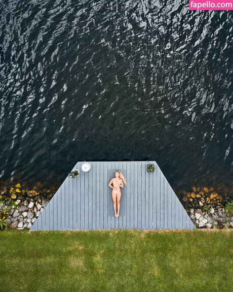 Scarlet Begonias star sex photo