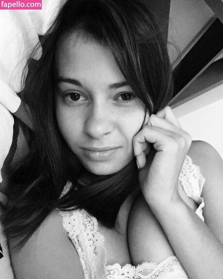 asi mikovich model beautiful pic