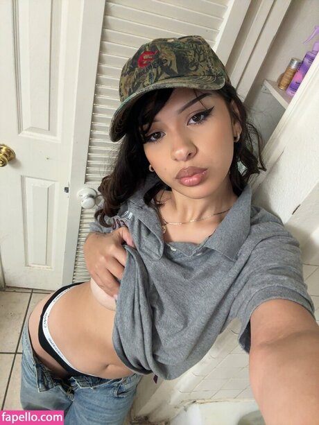 Yadhirazzep sexy star pics