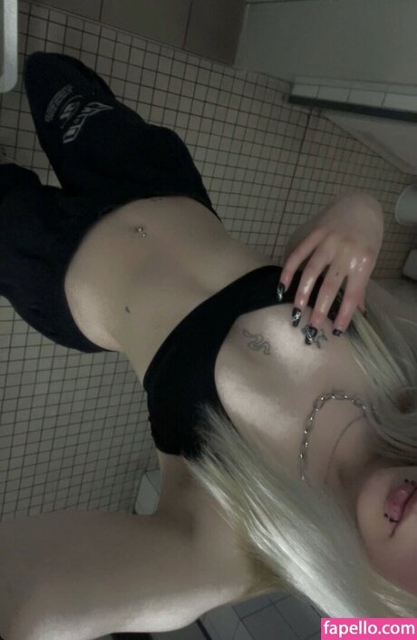 huge shemale onlyfans free porn photos