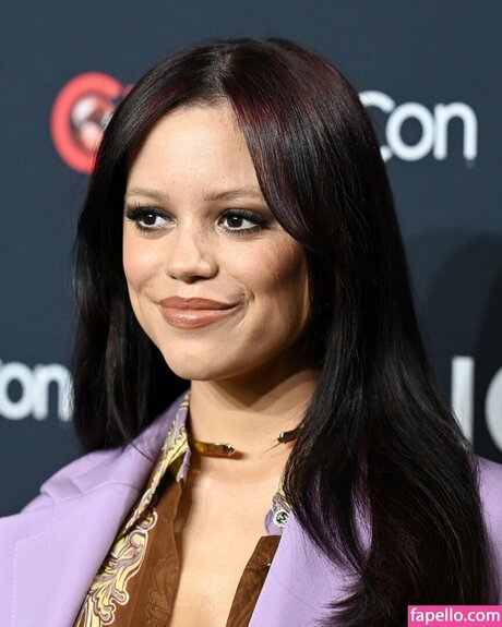 Jenna Ortega sex model picture