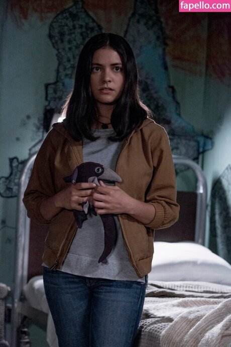 Blu Hunt model pretty photo