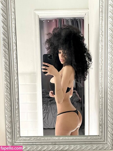 soleiljolina nude model pic