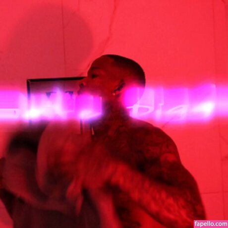 Santana Red nice pornstar gallery