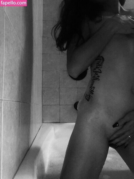 Kimiblair_ perfect actress img