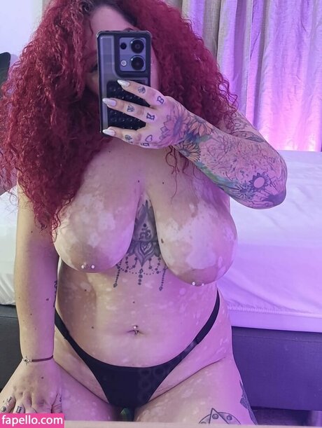 Alanna Hank star erotic picture