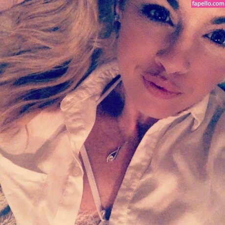 busty mom onlyfans beautiful xxx images