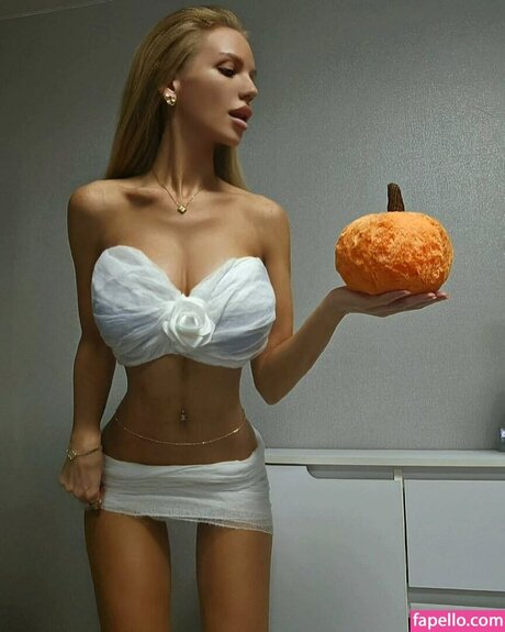 dianaablond model nude archive