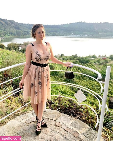 Sarah Whittle star pretty img