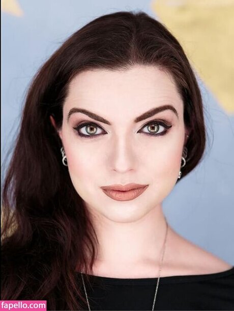 Sarah Hunter beautiful model pictures