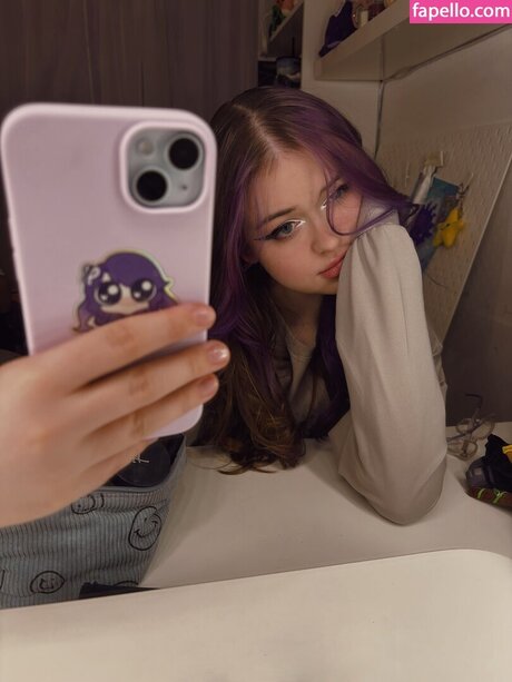 Roscumber model adult archive