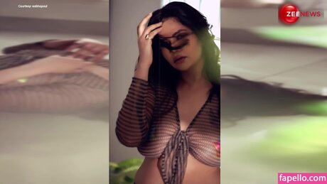 Aabha Paul model high quality picture