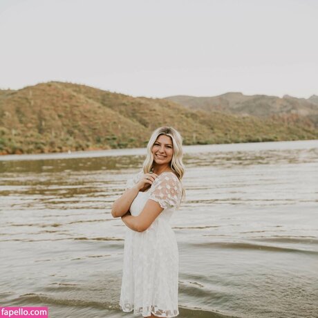 Hailey Johnson star hot picture