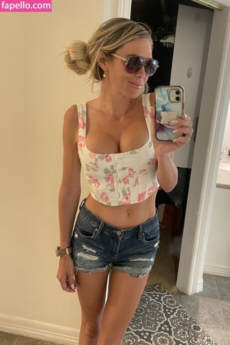 18 year old onlyfans art naked image