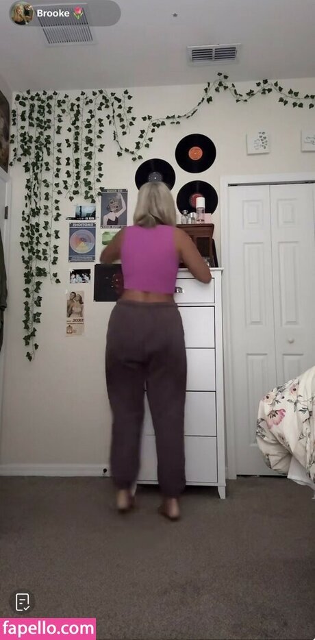 Cloud ASMR naked actress picture