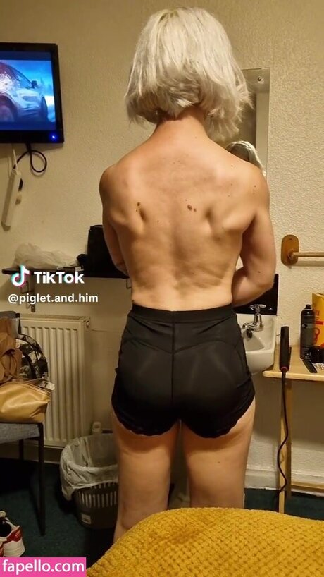 Piglet And Him nude pornstar images