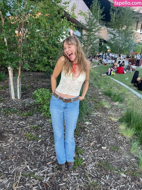 Taylor Hickson model xxx photos