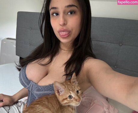 Tweakerbltch pretty actress pic