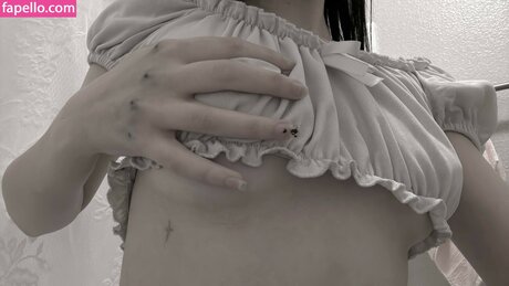 veildose xxx actress image