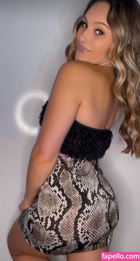 Kiara Louviere hd model gallery