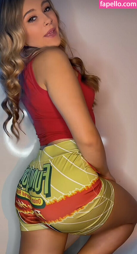 Kiara Louviere model images