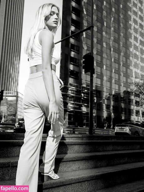 voyeur onlyfans erotic pics