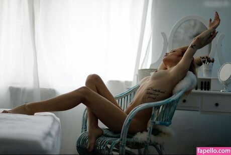 Miri Be model nude pictures