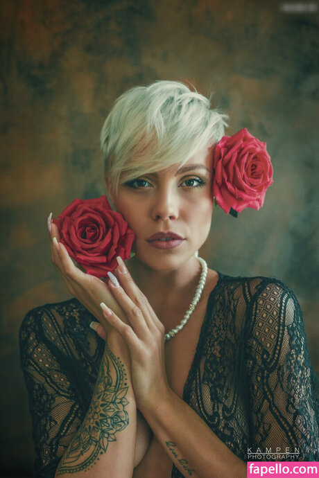 Miri Be model sexy galleries