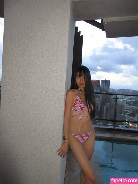 Lisa Tung star sexy gallery