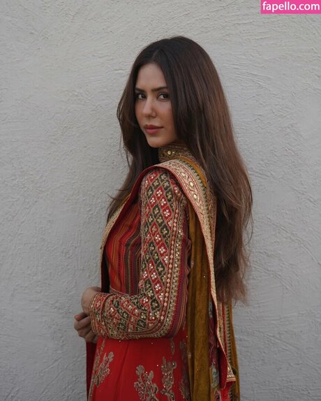 Sonam Bajwa model nudes image