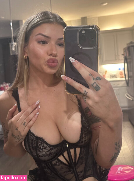 Mentltitness model naked photo