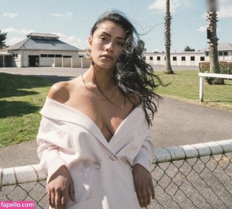 Luciane Buchanan naked star image