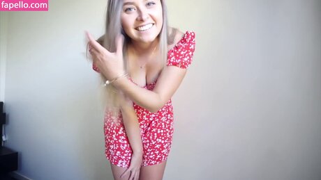 Simply Kel ASMR pretty model galleries