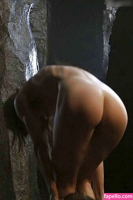 Rose Leslie xxx actress img