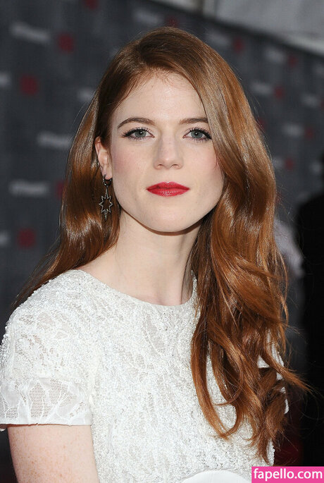 Rose Leslie nude actress picture