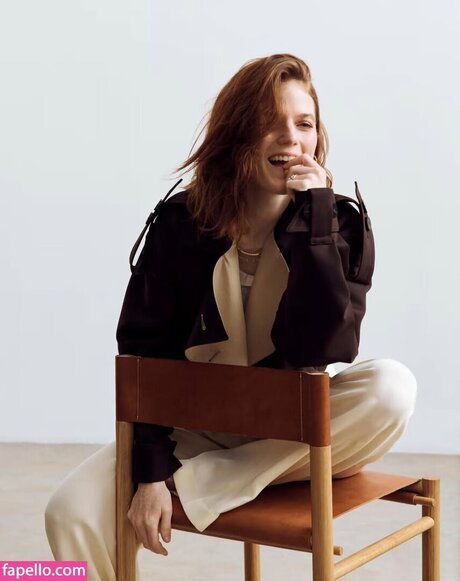 Rose Leslie pretty actress pictures