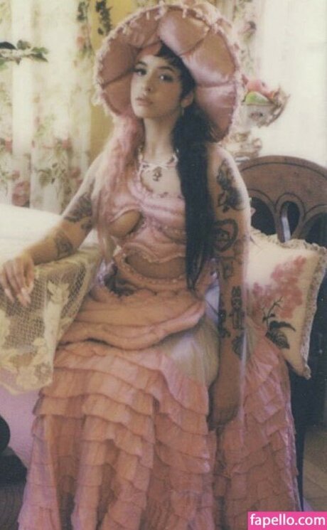 Melanie Martinez nice star images