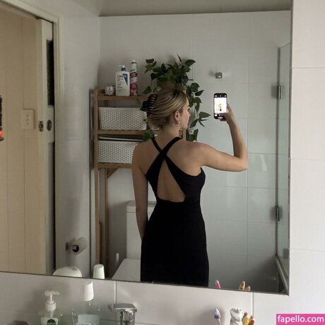 Nicola Crisa pornstar sexy photo