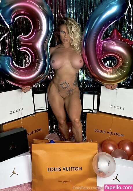 Camcamexclusive model nude pics