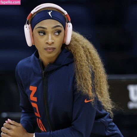 Dijonai Carrington pornstar high quality picture