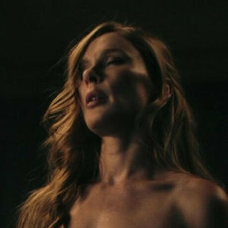 Bella Dayne erotic star image