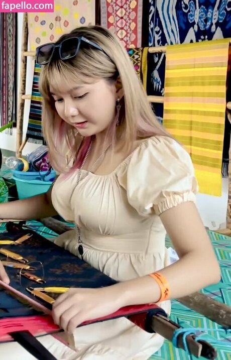 Sarahviloid adult model pictures