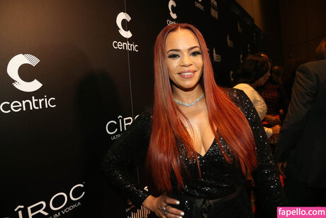 Faith Evans naked model pic