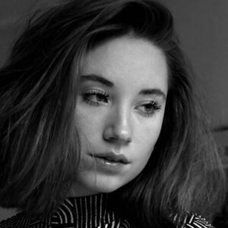 Nina Gademan hd model img