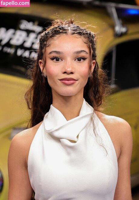 Malia Baker free pornstar images