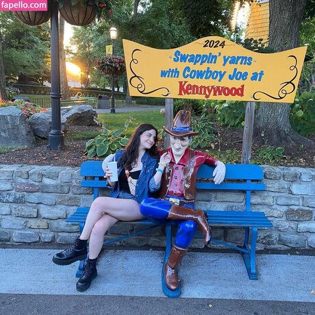 Bailey Meyers star pornographic photos