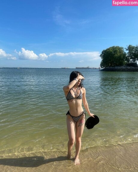 shirlizleee model erotic image