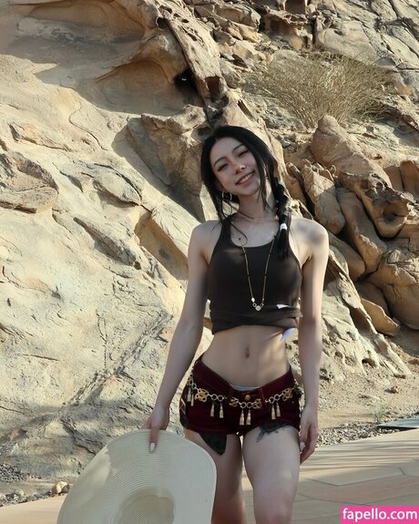 shirlizleee model naked images